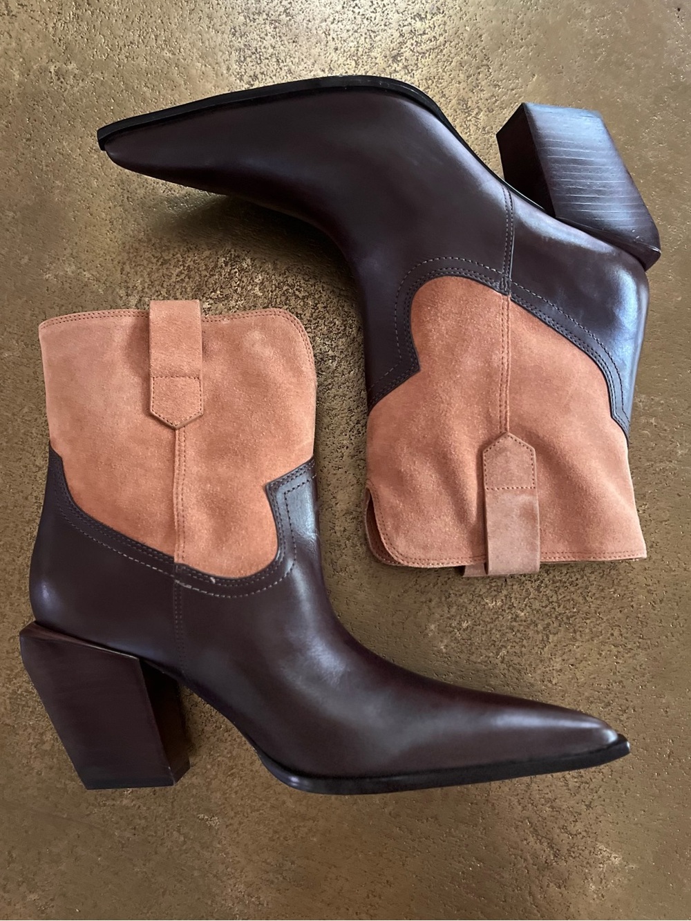 Schutz seal brown Memphis  bootie 10